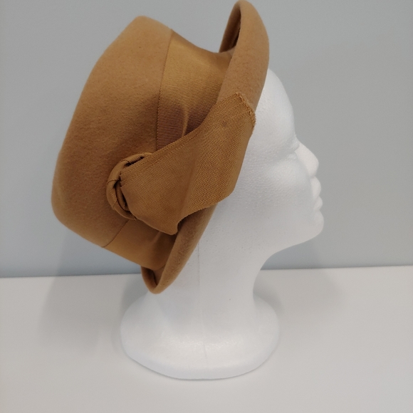 Vintage Accessories - VINTAGE GLENOVER HENRY POLLAK Camel Hat